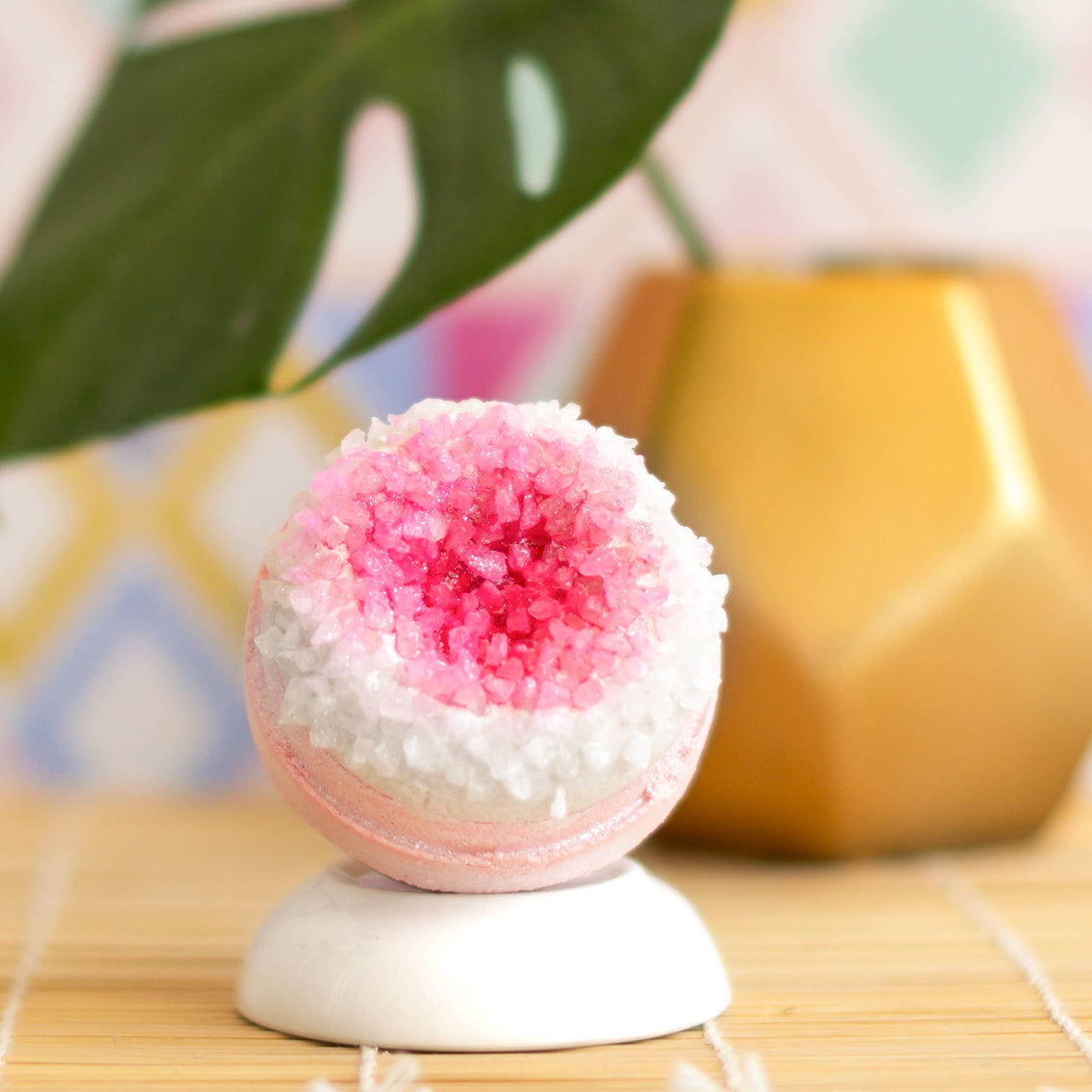 PINK CRYSTAL GEODE BATH BOMB