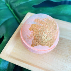 GINGER PEACH BATH BOMB