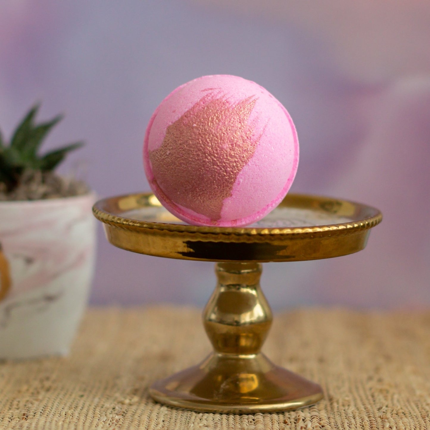 STRAWBERRY CHAMPAGNE BATH BOMB